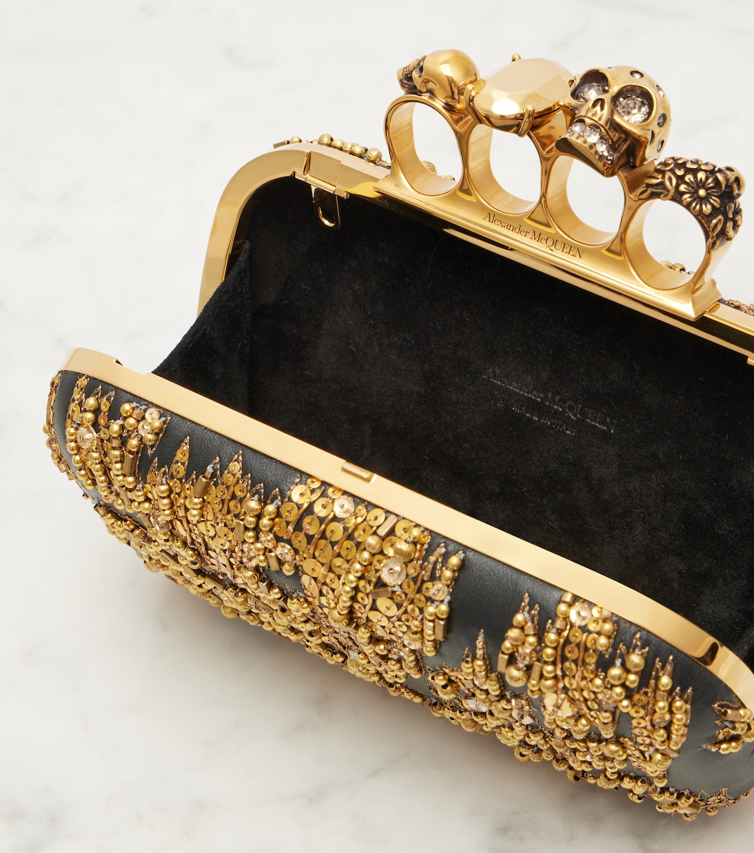 Verzierte Clutch Knuckle Small aus Leder | McQueen