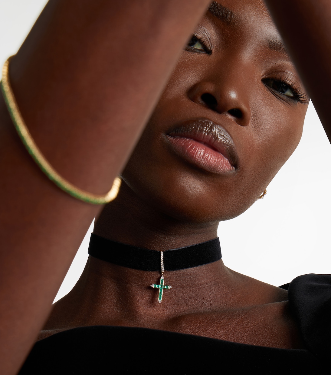 Gargantilla de oro de 14 ct (585/1000) con esmeraldas y diamantes | Mateo