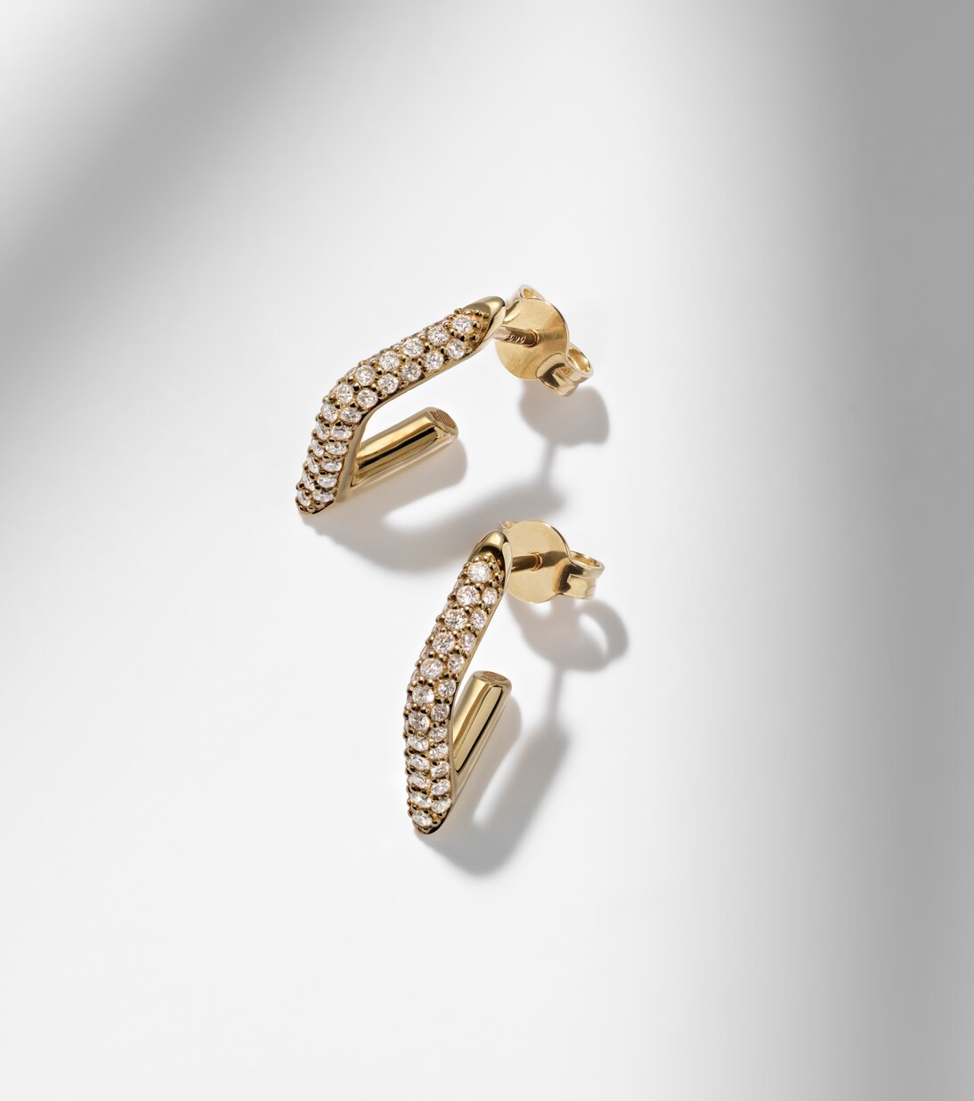 Ohrringe aus 14kt Gelbgold (585/1000) mit Diamanten | Sydney Evan