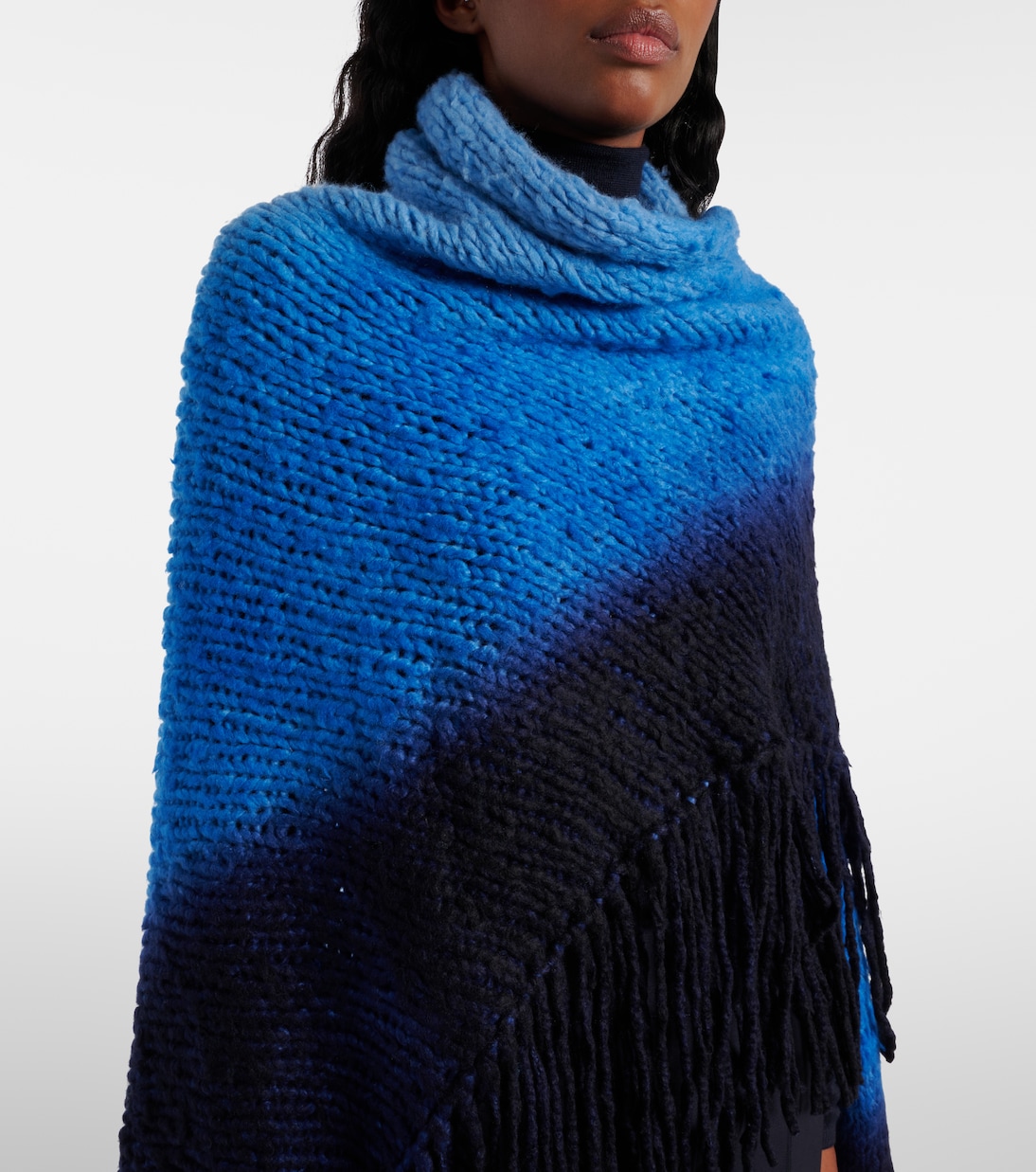 Scialle in cashmere sfumato con frange Lauren di GABRIELA HEARST per giovani trendsetter