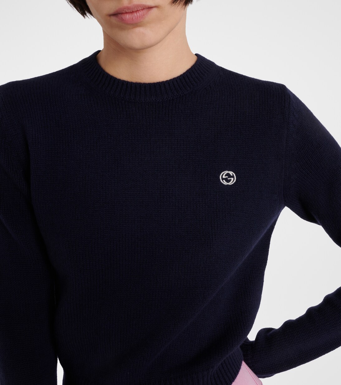 Jersey de lana y cachemir con diseño entrelazado Gucci para jóvenes modernos