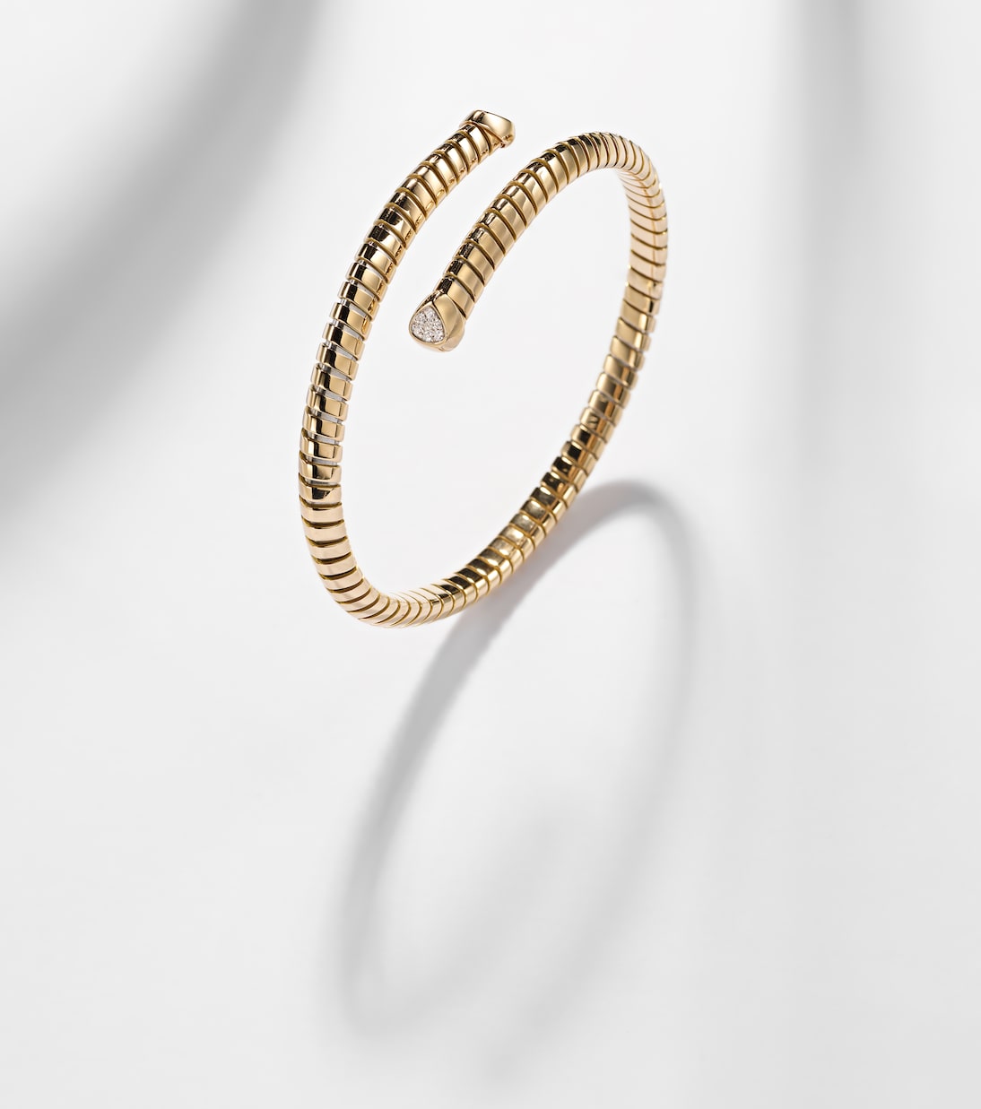 Bracciale in oro giallo 18kt MARINA B Trisolina con diamanti, design moderno per giovani