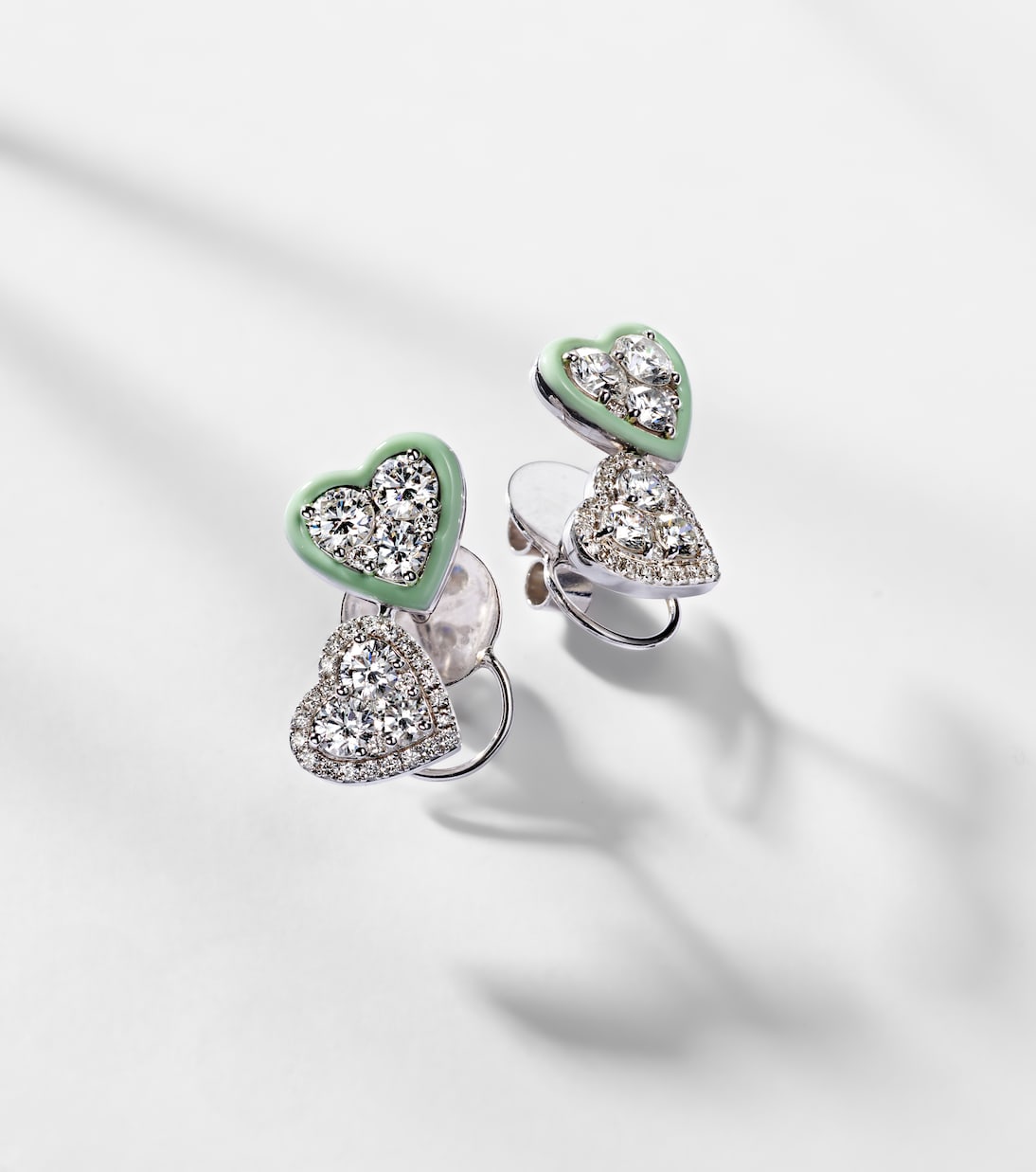 Boucles d’oreilles en or blanc 18 ct, émail et diamants | Kamyen