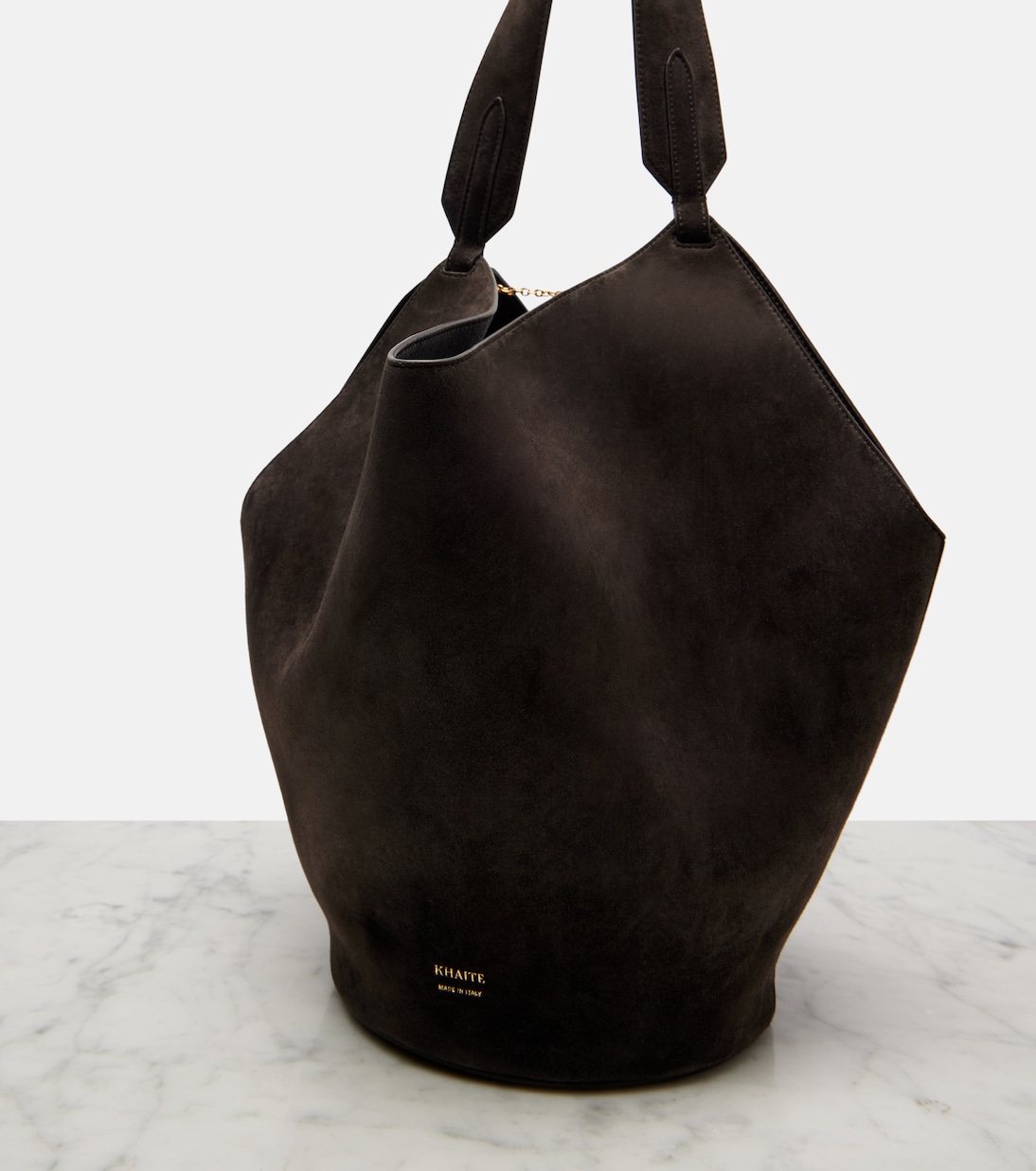 Bucket Bag Lotus Small aus Veloursleder | Khaite