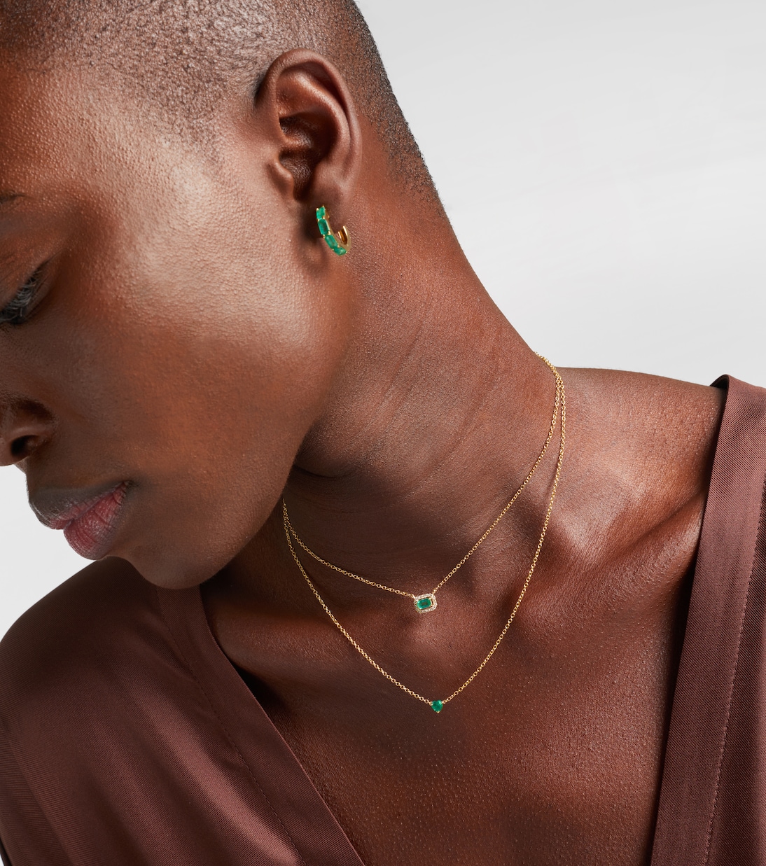 18kt gold pendant necklace with emerald and diamonds | Shay Jewelry