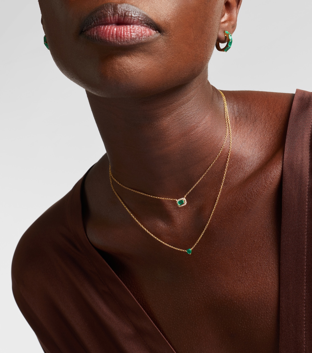 18kt gold pendant necklace with emerald and diamonds | Shay Jewelry