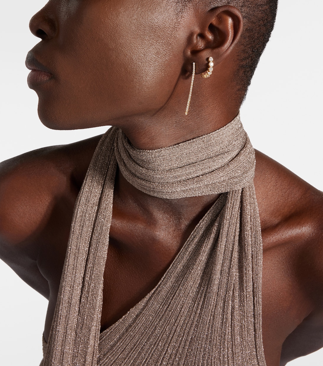 Orecchino singolo in oro 18kt con diamanti - Collezione Boucle di Sophie Bille Brahe, design giovanile e chic
