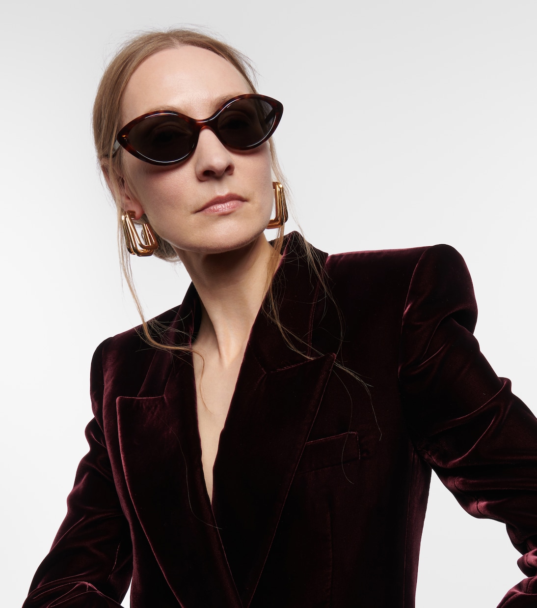 Occhiali da sole CELINE con montatura a gatto per uno stile giovane e alla moda
