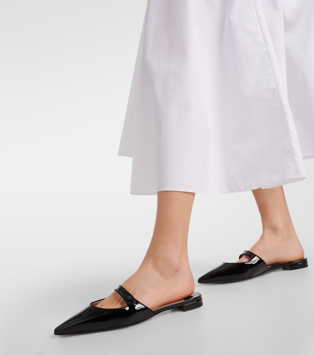 Mules Camparimu in vernice | Manolo Blahnik