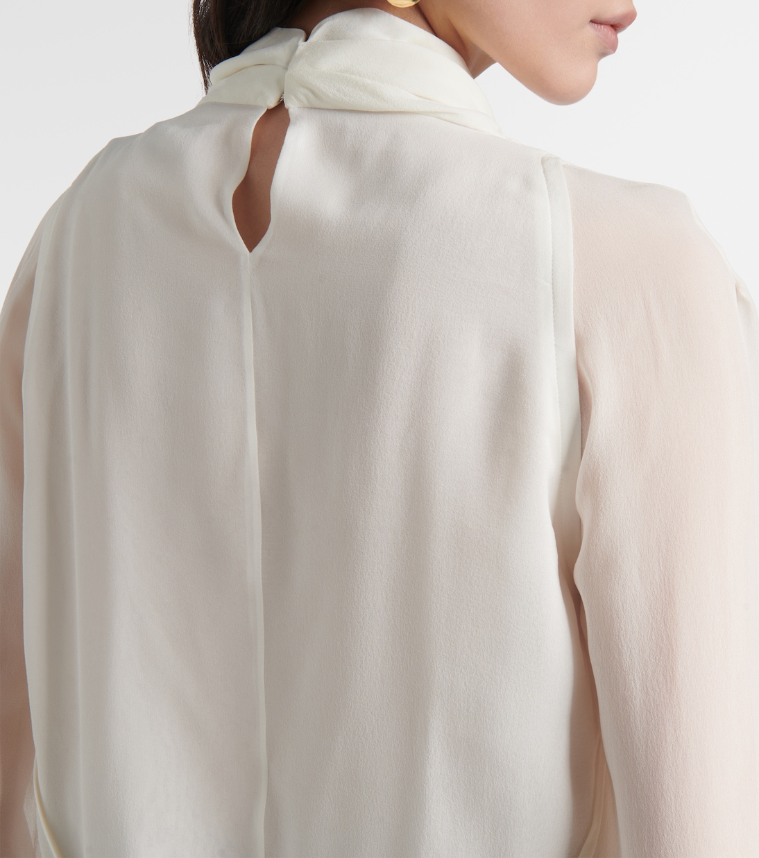 Top in seta con collo alto e drappeggio, by Altuzarra