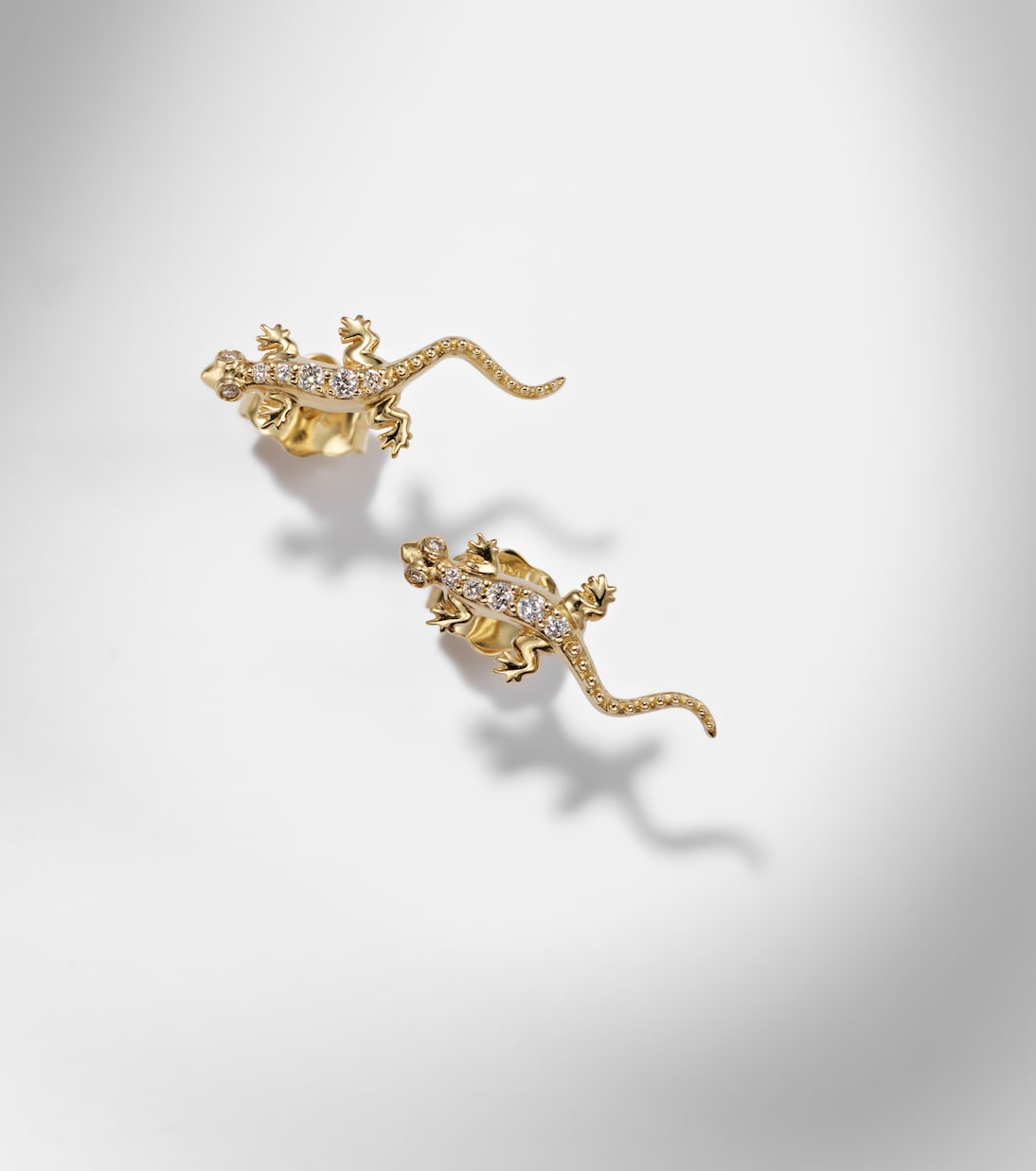 Lizard 14kt gold (585/1000) stud earrings with diamonds | Sydney Evan