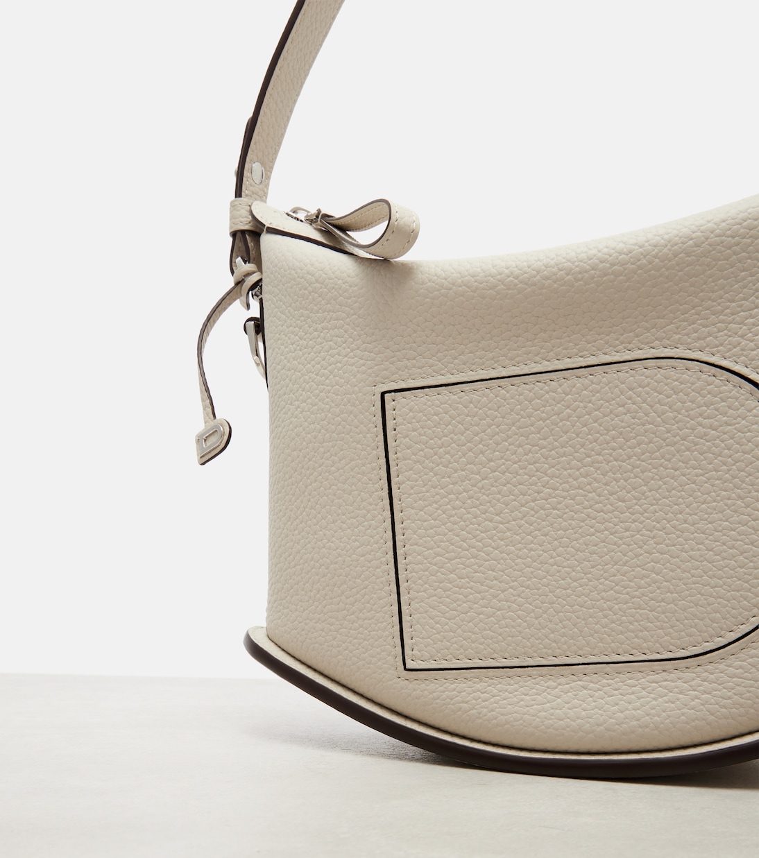 Pin Swing Medium leather shoulder bag | Delvaux