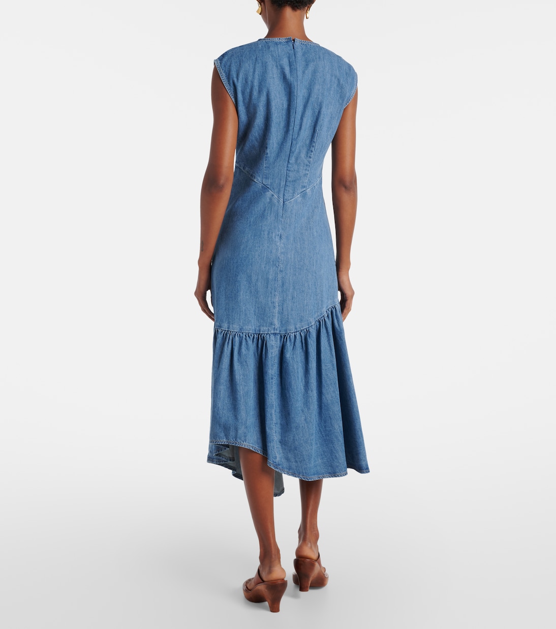Gathered tiered denim midi dress | Frame