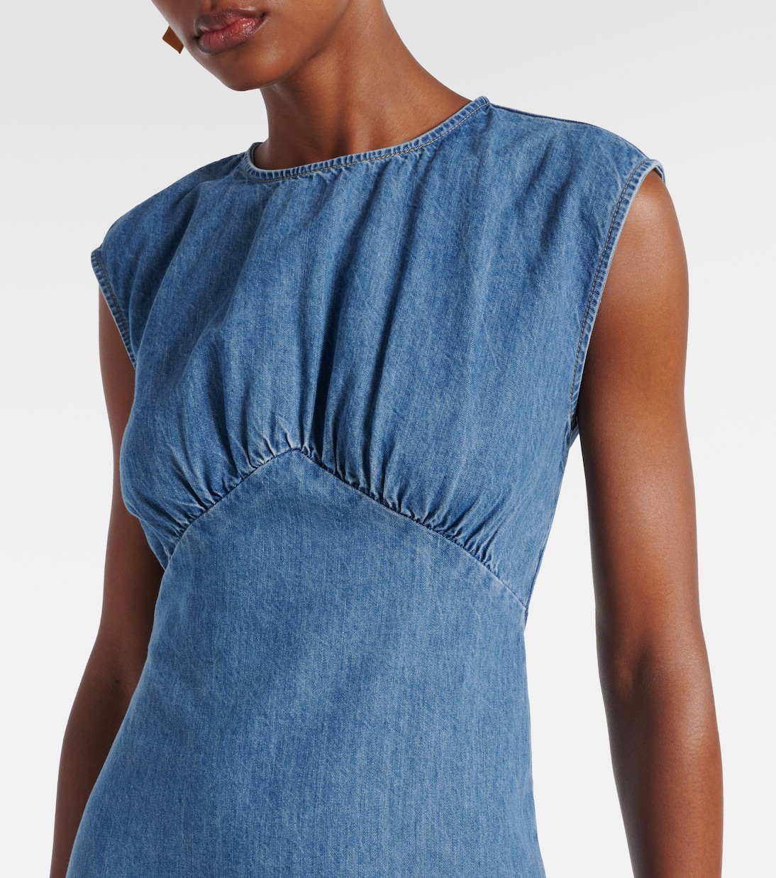 Gathered tiered denim midi dress | Frame
