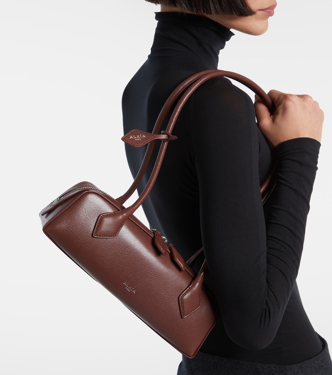 Le Teckel Small leather shoulder bag | Alaïa