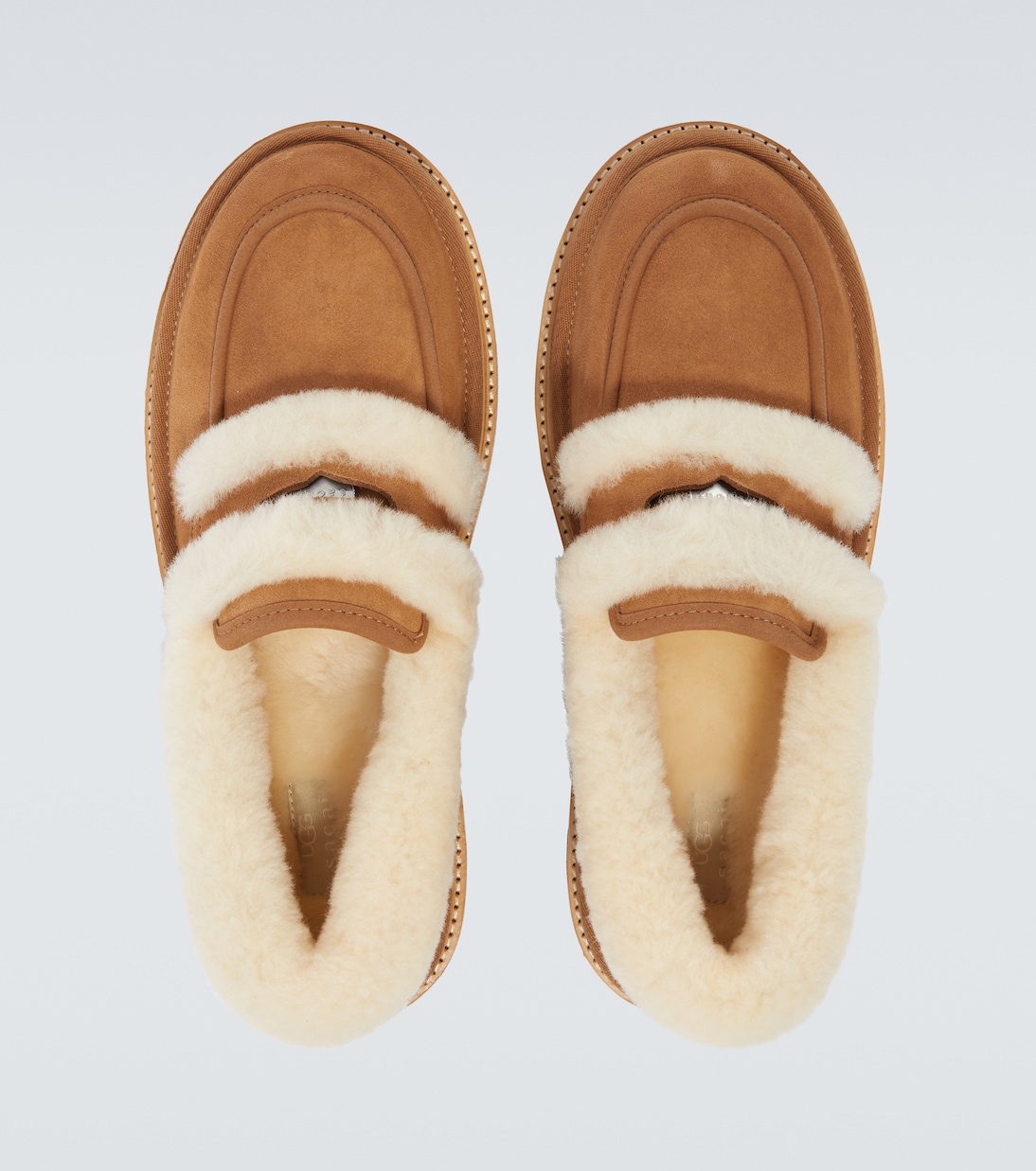 x UGG – Mocassins en daim et shearling | Sacai