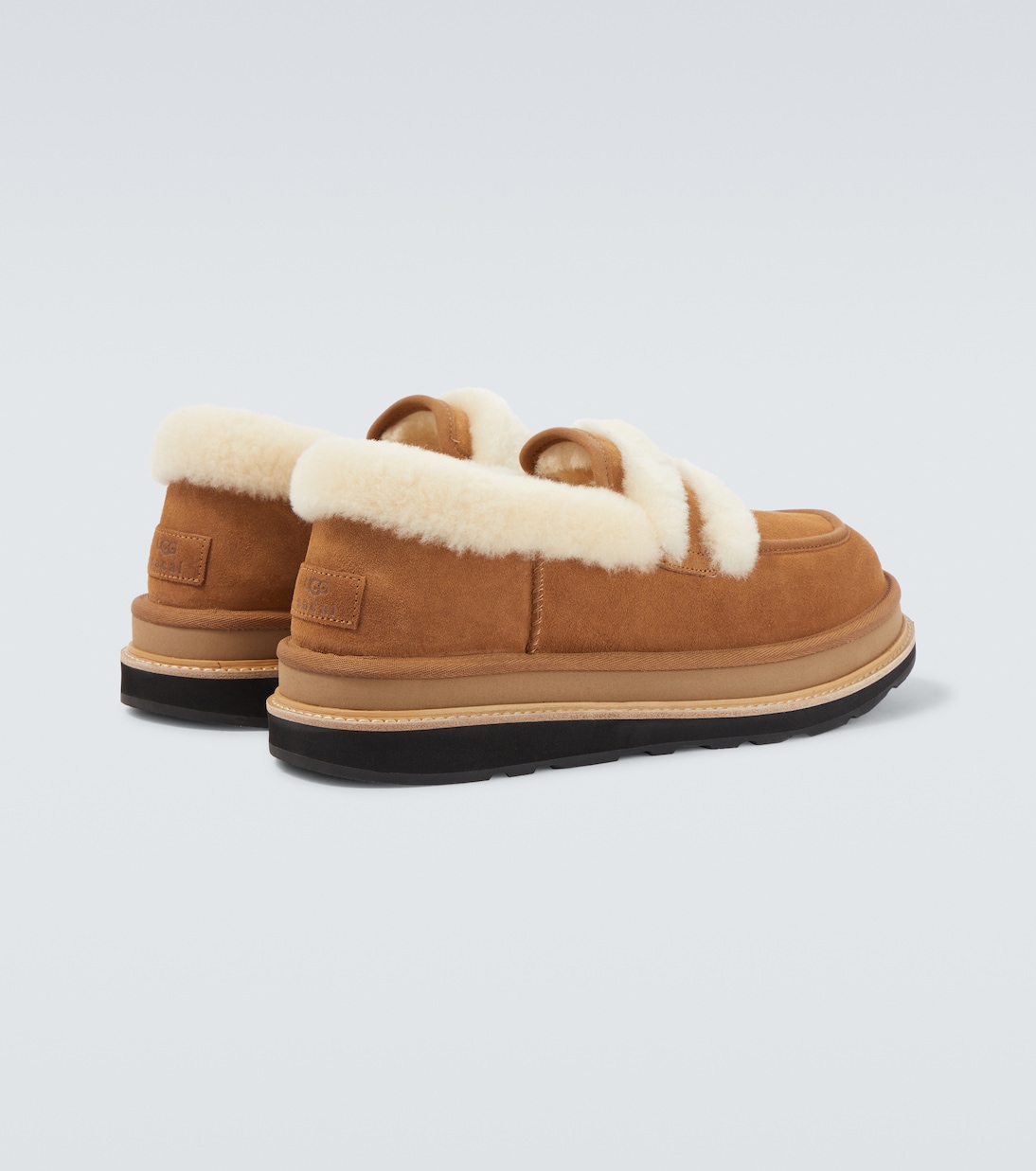 x UGG – Mocassins en daim et shearling | Sacai