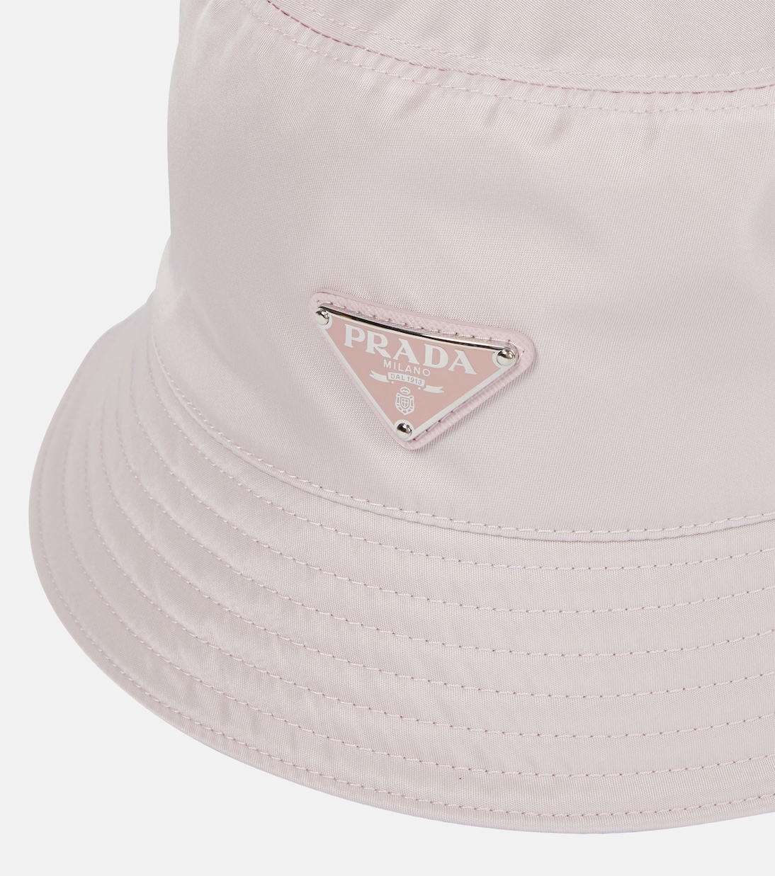Cappello in nylon PRADA stile bucket per giovani trendsetter