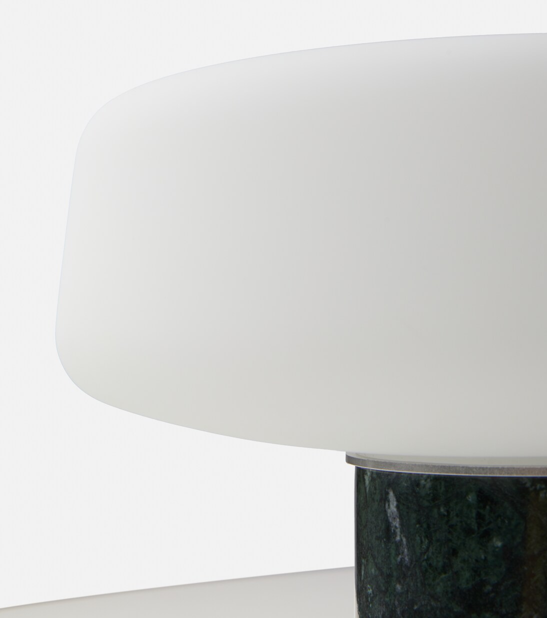 Solid Small table lamp, EU plug | Case Furniture