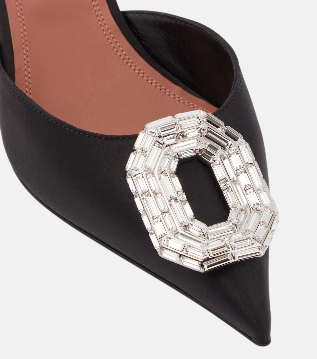 Verzierte Slingback-Pumps Camelia aus Satin | Amina Muaddi