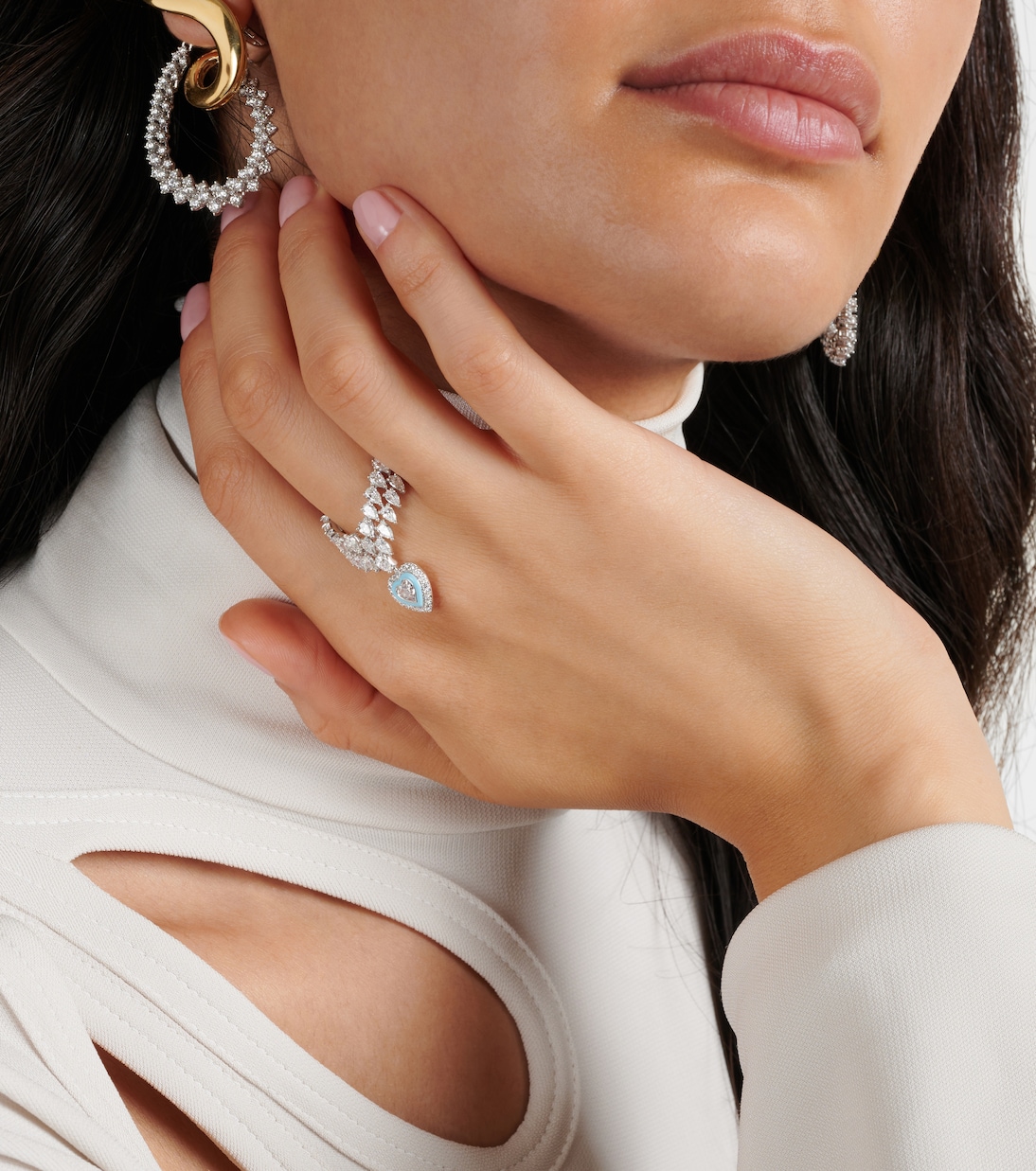 Anello Heart Of The Ocean in oro bianco 18kt con diamanti | Kamyen
