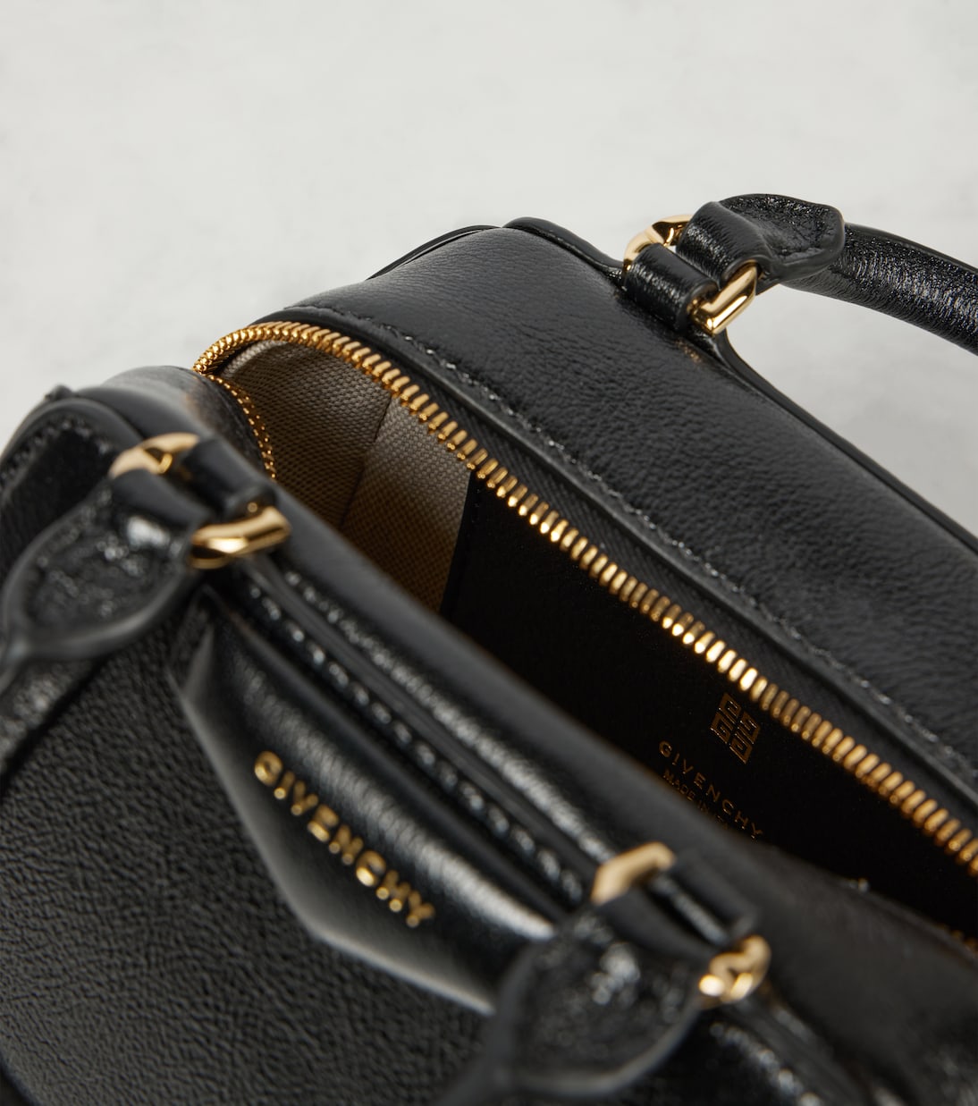 Antigona Cube Nano leather tote bag | Givenchy