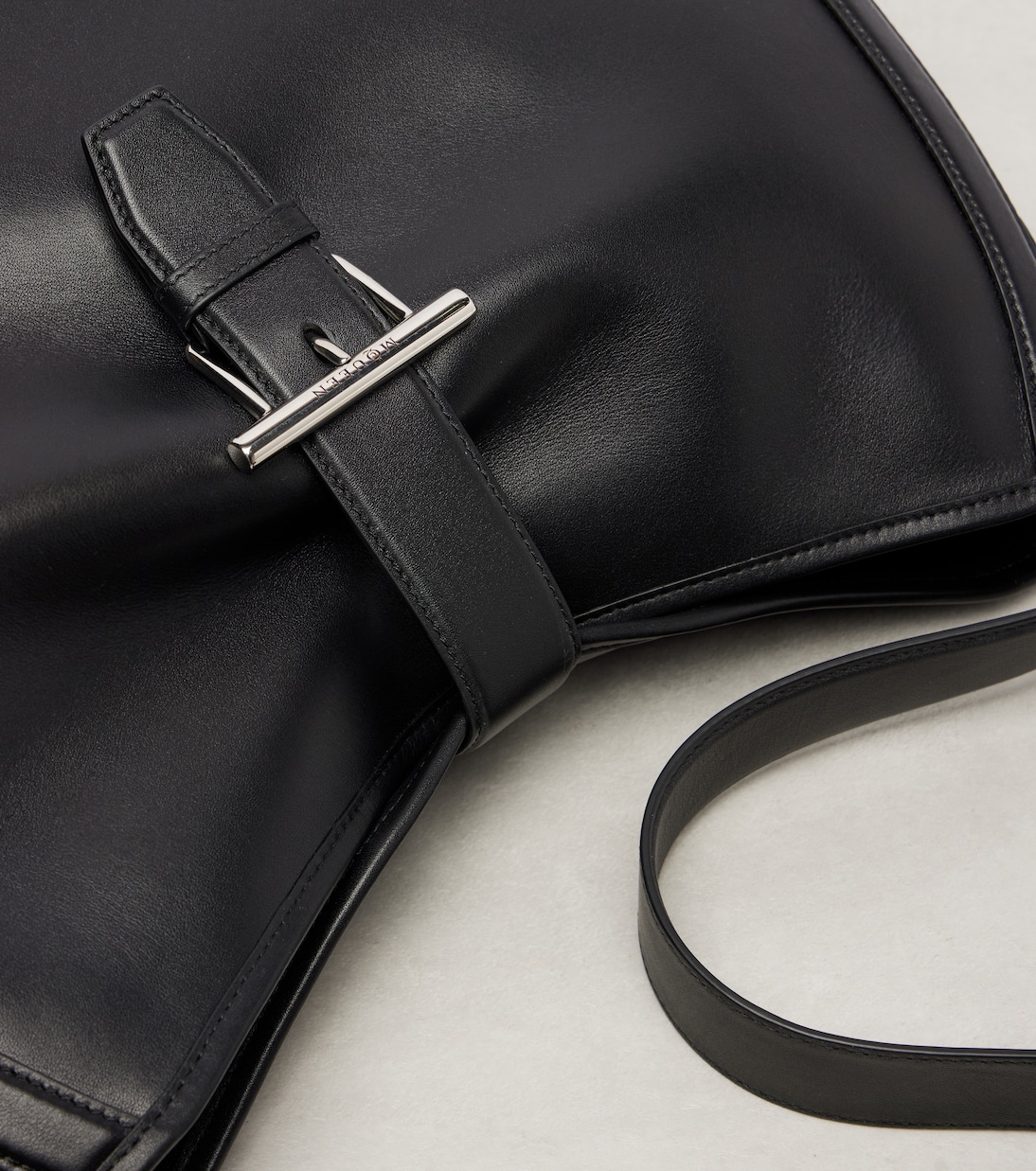 Borsa a spalla T-Bar Medium in pelle | McQueen