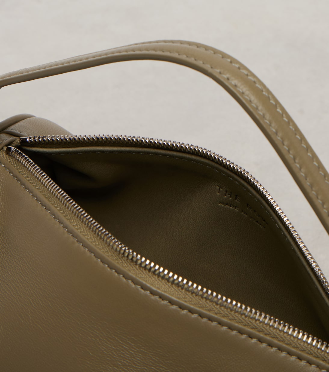 Round 90's leather tote bag | The Row