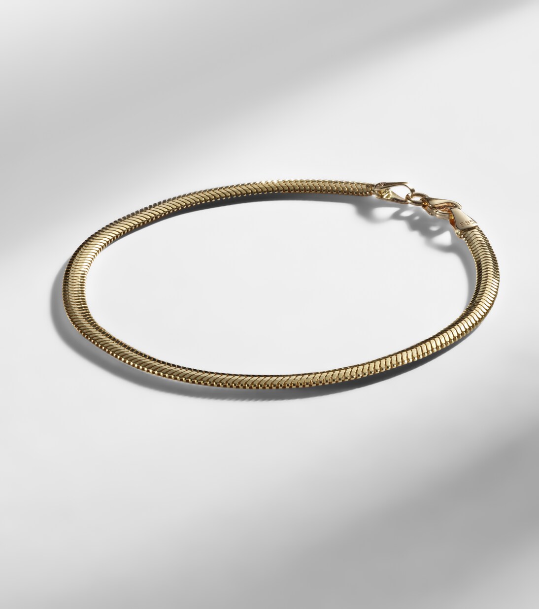 Armband Serpentine aus 14kt Gelbgold | Stone and Strand