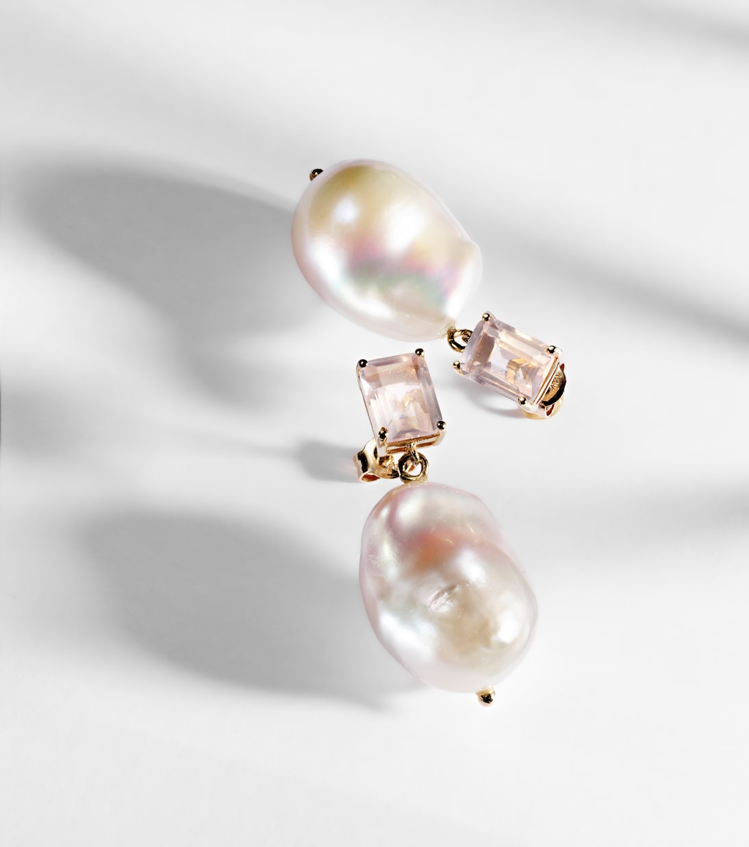 Boucles d'oreilles en or 14 ct, quartz rose et perles baroques | Mateo