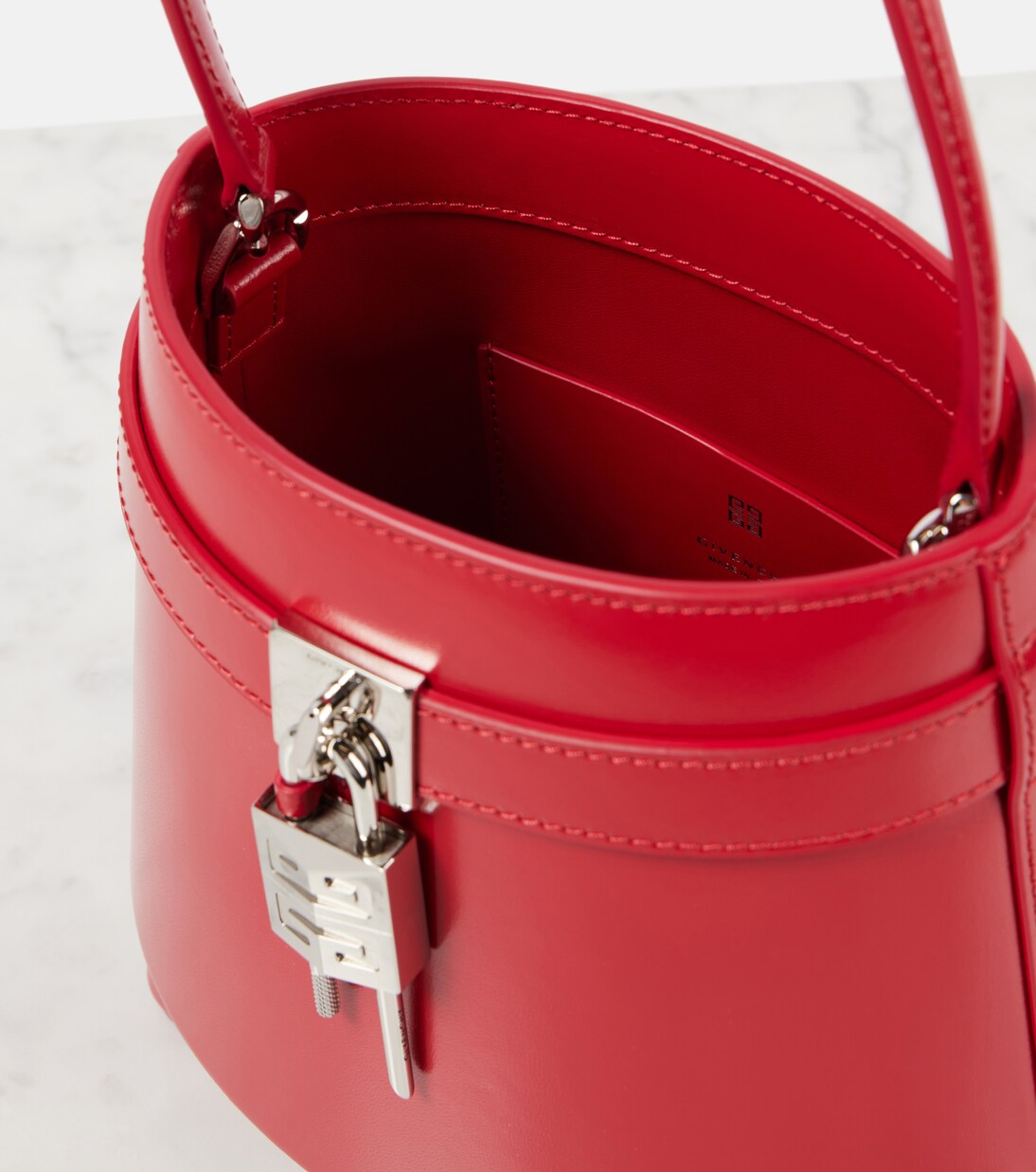 Sac seau Shark Lock en cuir | Givenchy