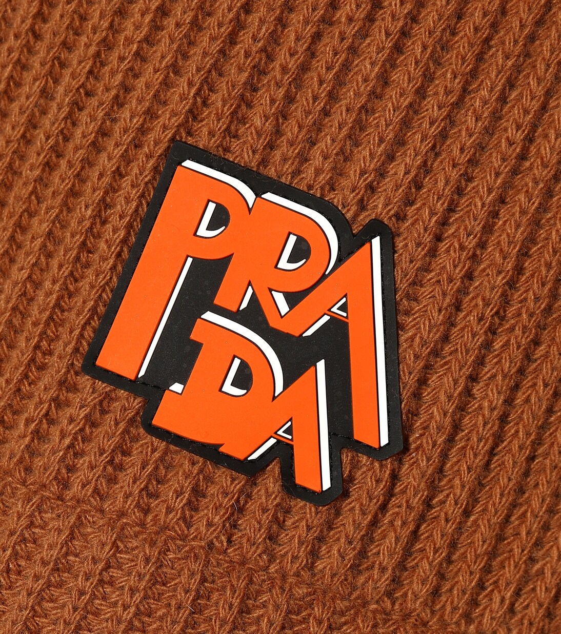 Maglione Prada in Cashmere e Lana a Coste per Giovani Stilisti