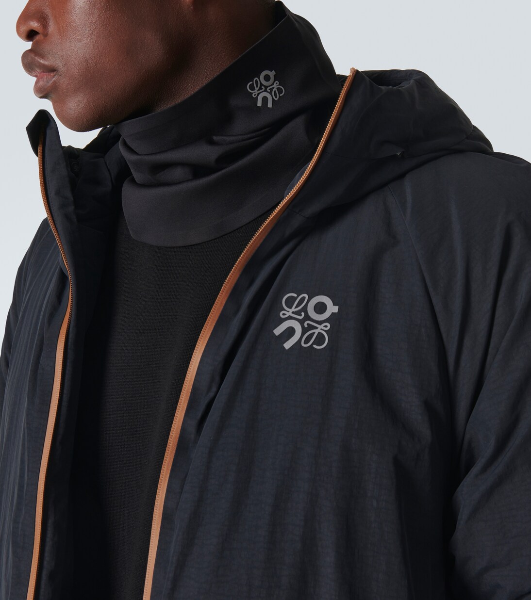 x On - Sciarpa in tessuto tecnico con logo | Loewe