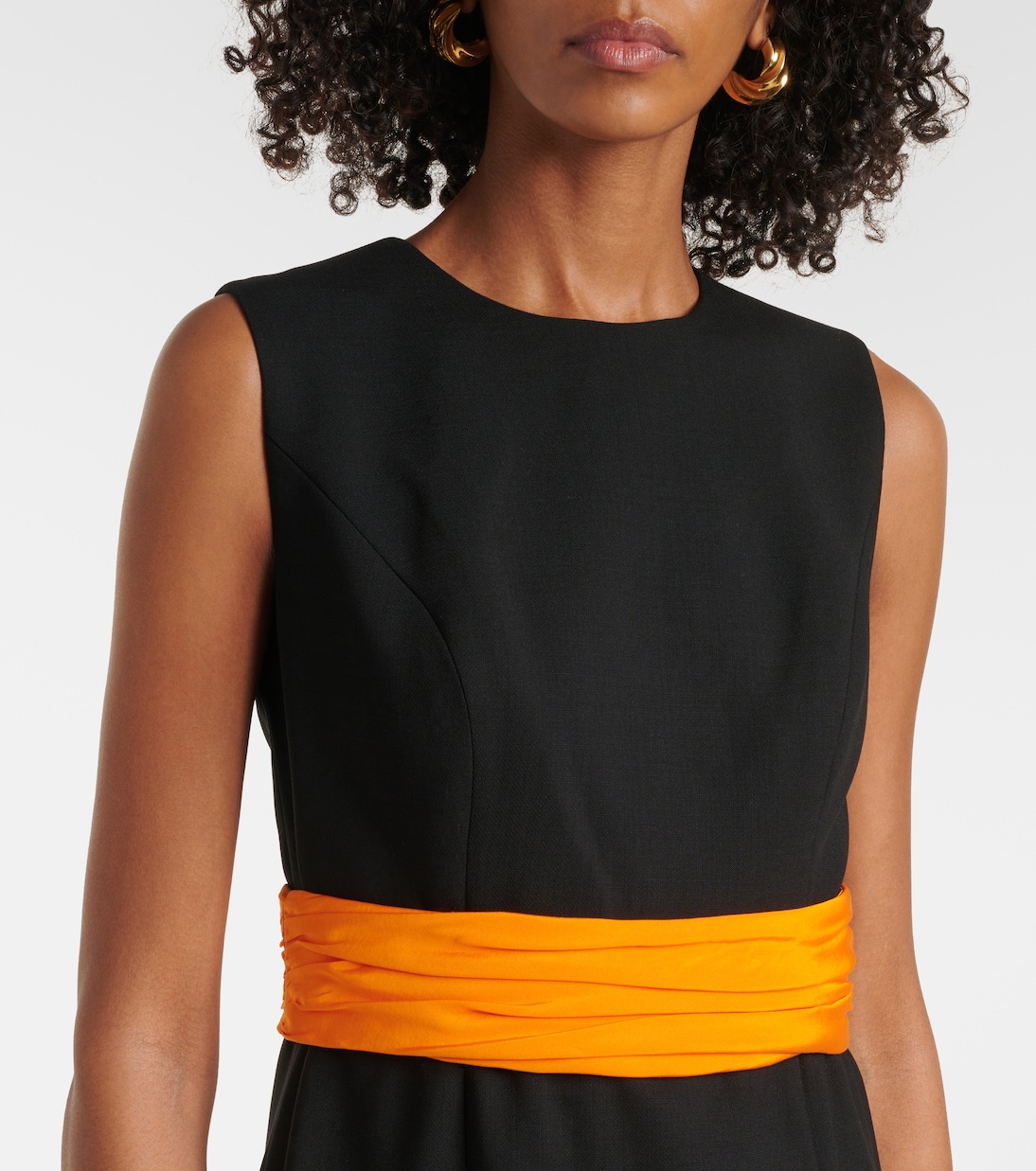 Vestido de Cocktail en Lana de Carolina Herrera para Jóvenes Modernos
