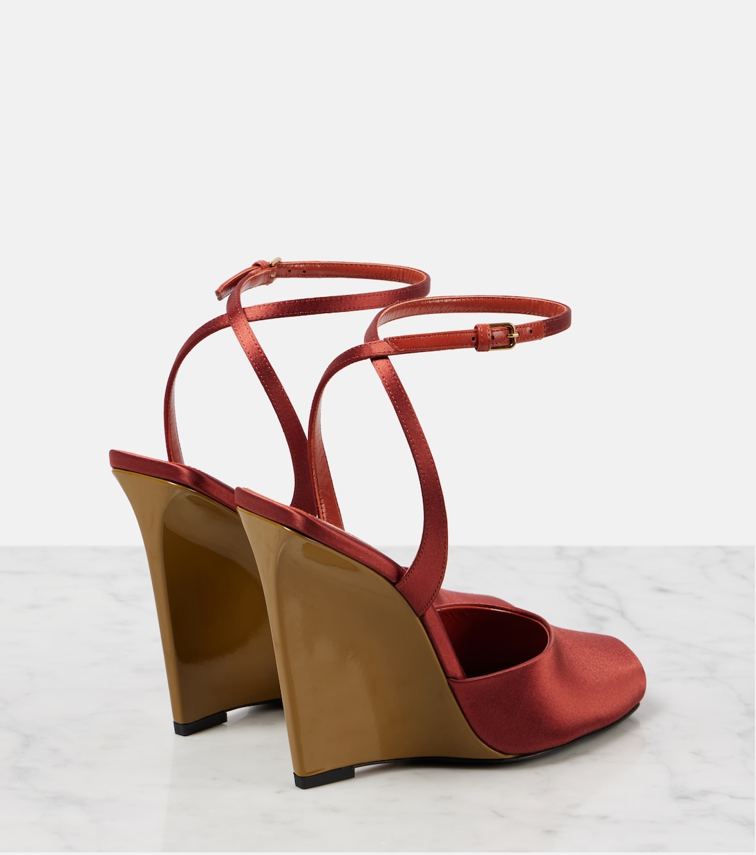 Scarpe a zeppa Saint Laurent Le Scandale in raso crepe, stile giovane e audace