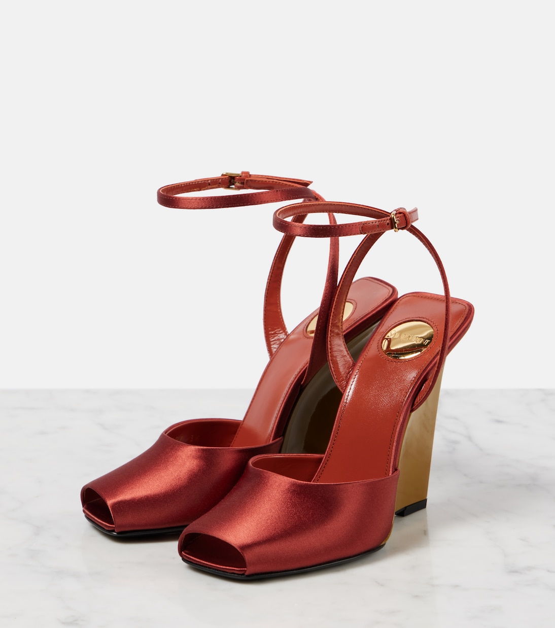 Scarpe a zeppa Saint Laurent Le Scandale in raso crepe, stile giovane e audace