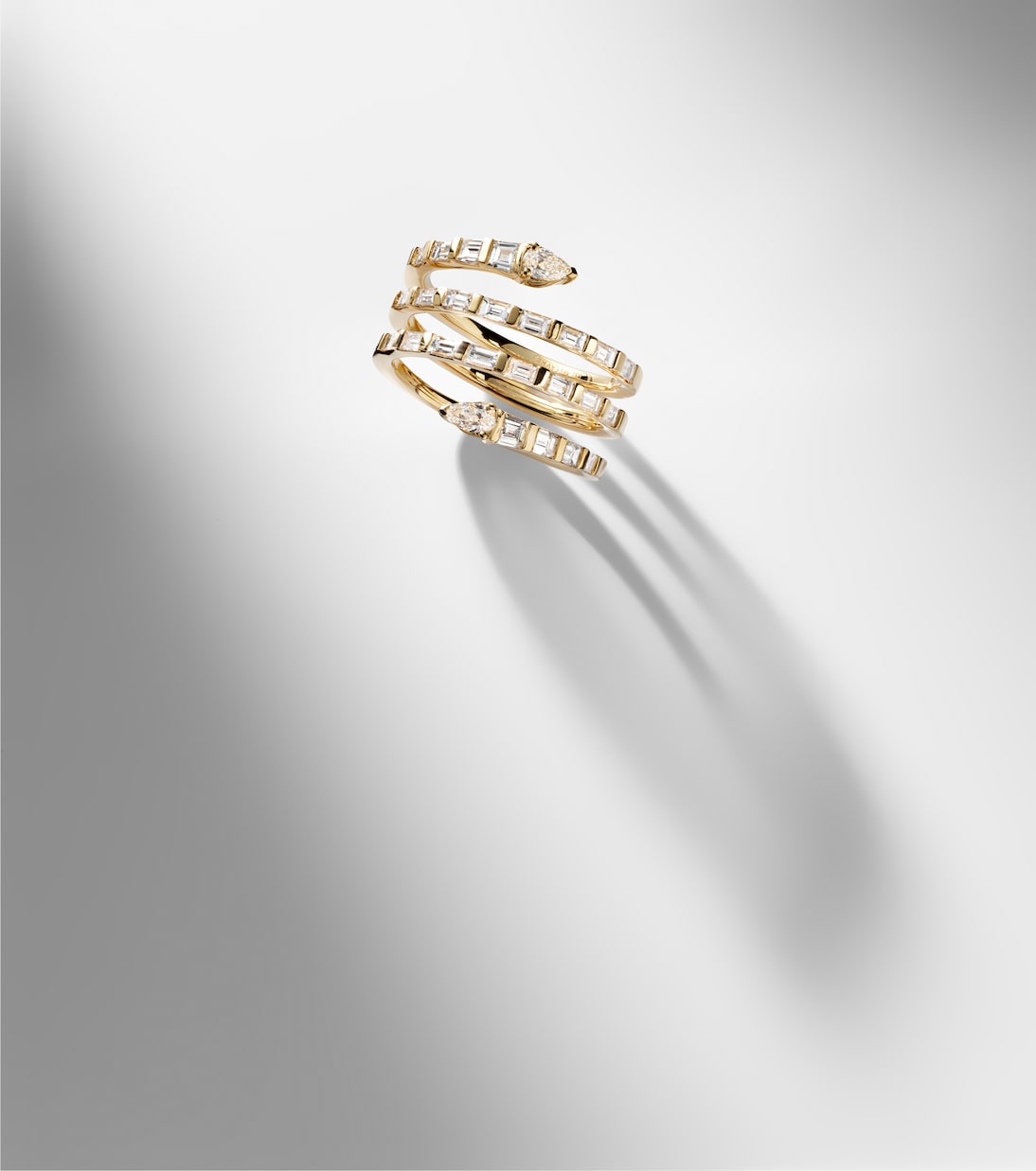 18kt gold ring with diamonds | Shay Jewelry