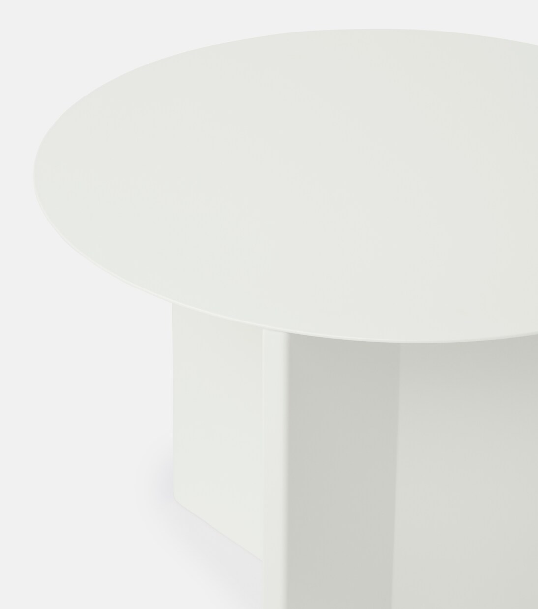 Slit Small side table | Hay