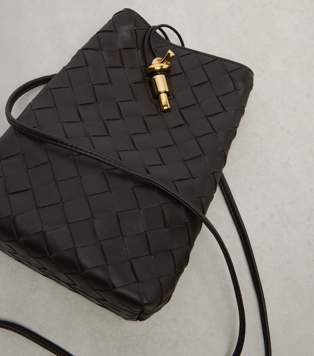 Andiamo Intrecciato leather phone pouch | Bottega Veneta