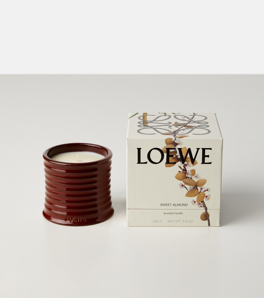 Sweet Almond Medium scented candle | Loewe Home Scents