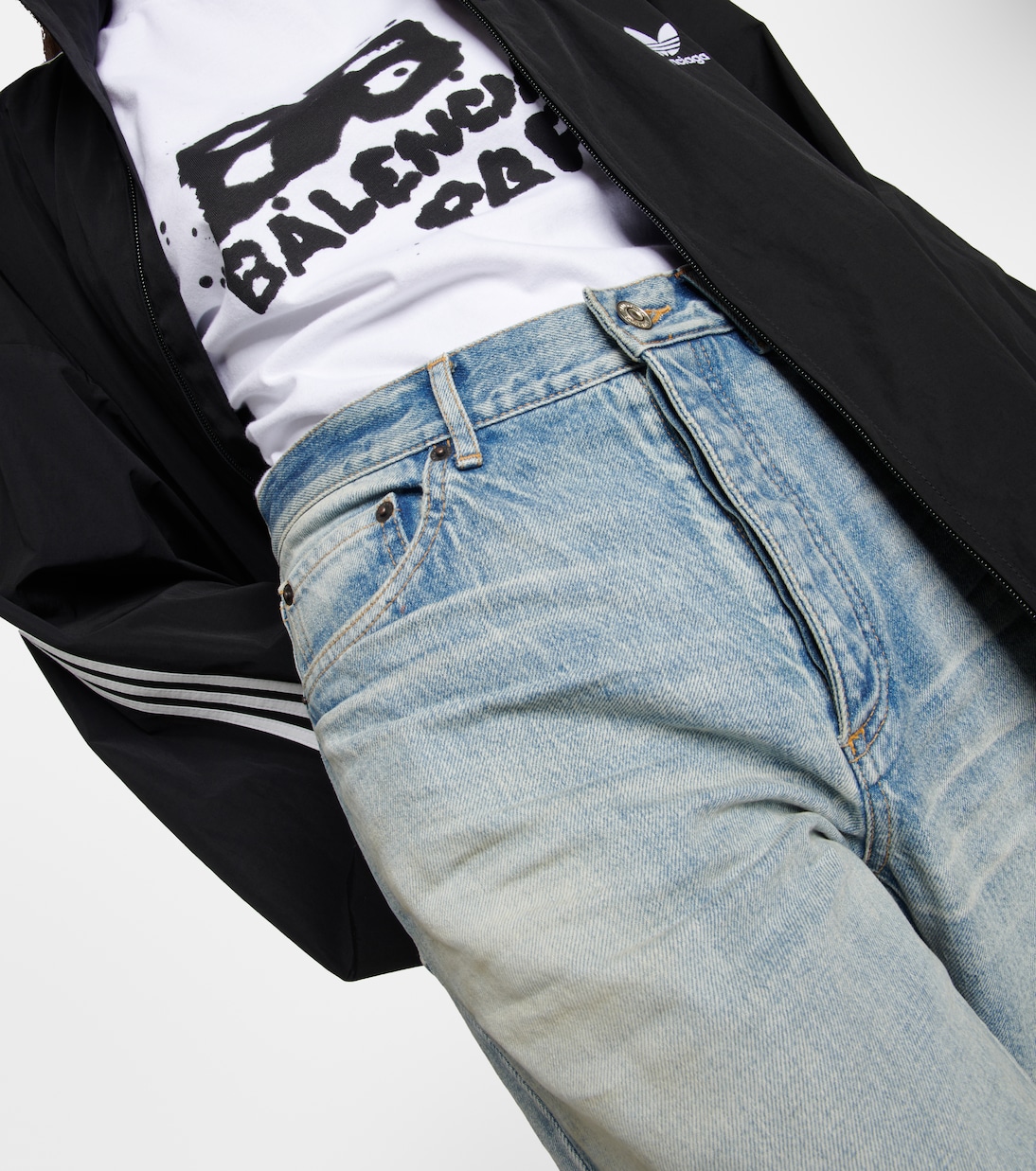 جينز بأرجل واسعة وخصر عالي | Balenciaga
