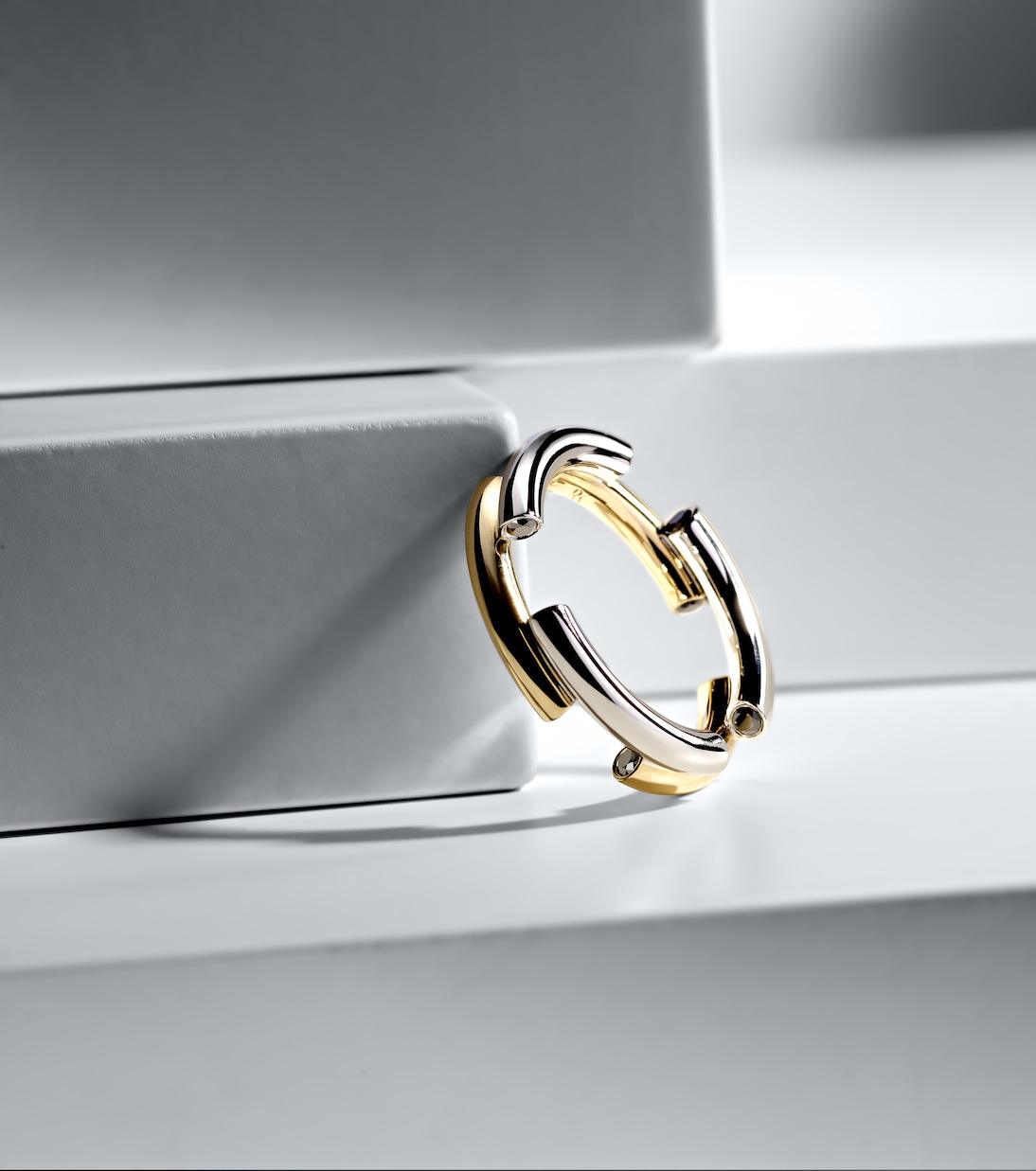 Bague Monica en or 9 ct et diamants | Rainbow K