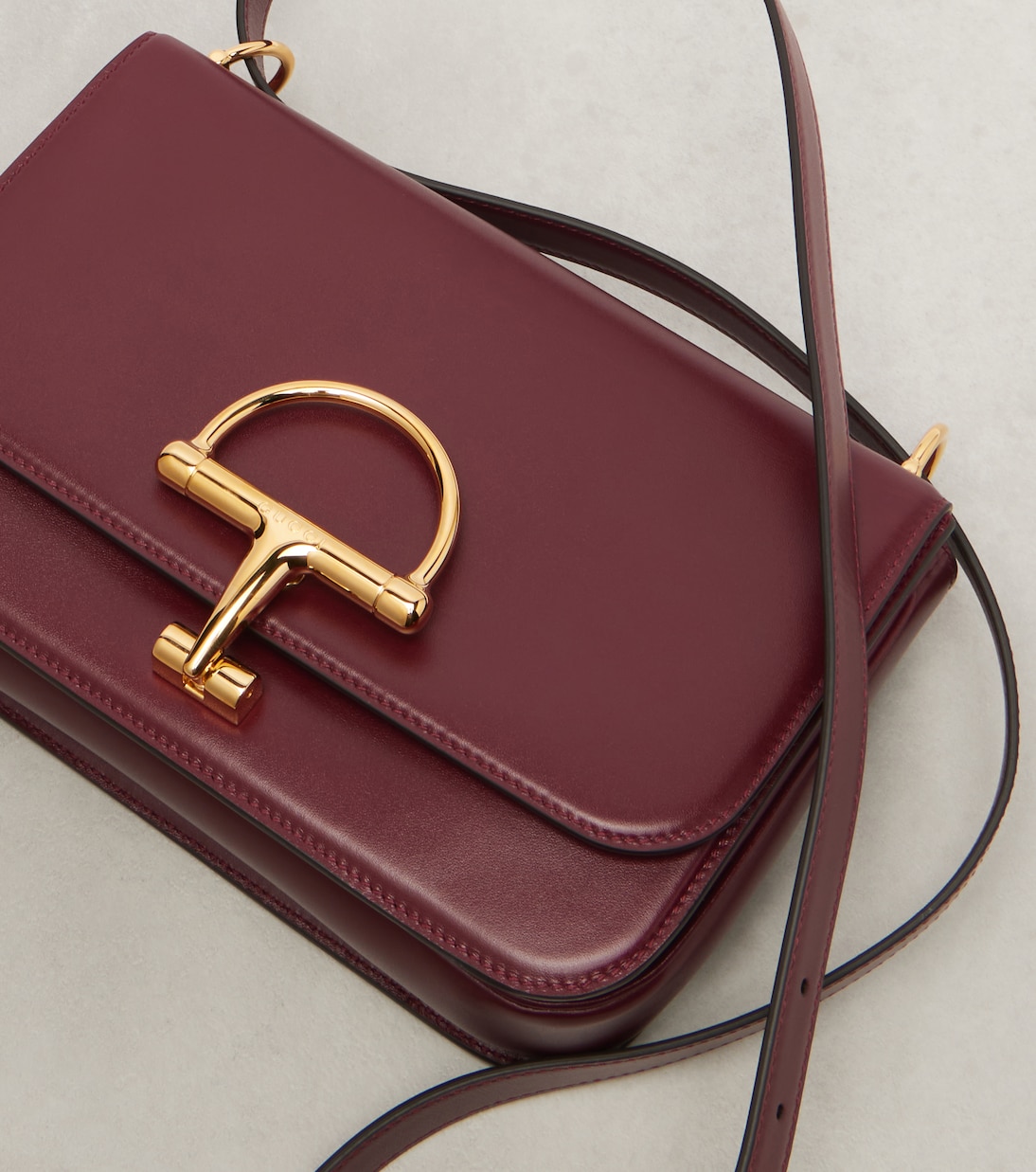 Siena皮革斜挎包 | Gucci