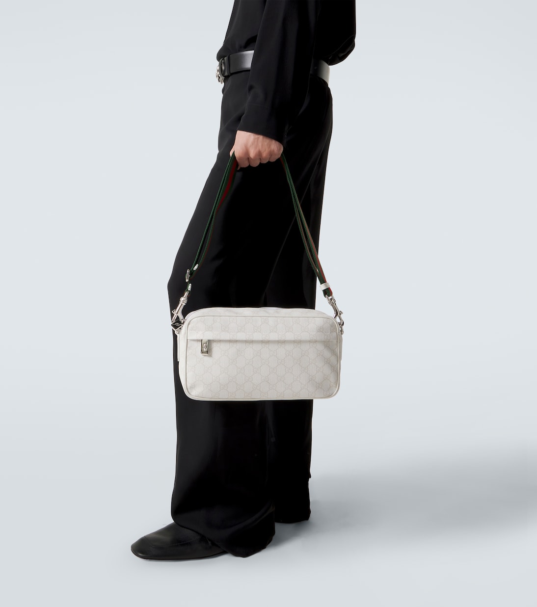 GG Canvas Medium crossbody bag | Gucci