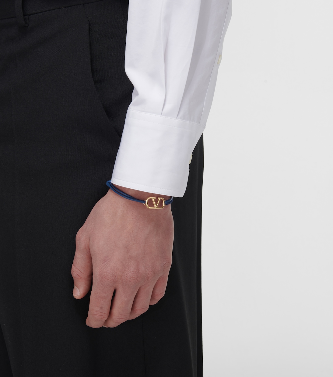 VLogo Signature leather bracelet | Valentino Garavani