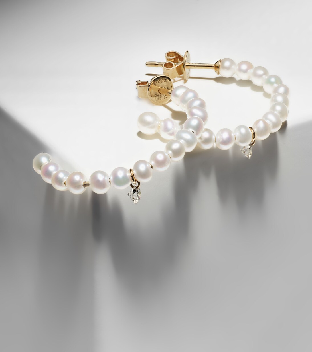Boucles d'oreilles en or 18 ct, perles et diamants | Persée