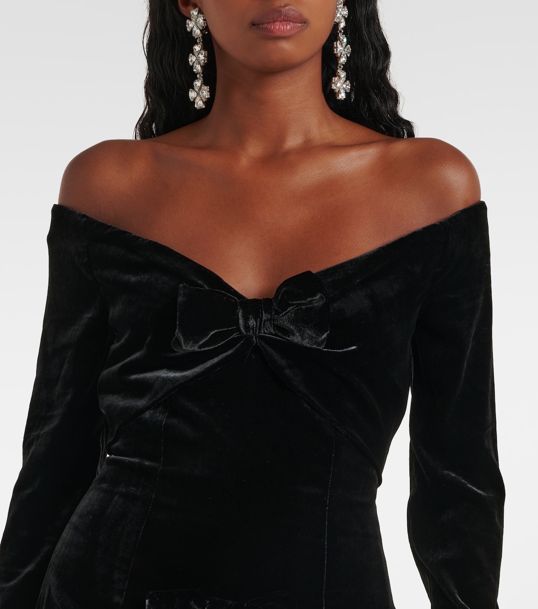 Off-Shoulder-Robe aus Samt | Alessandra Rich