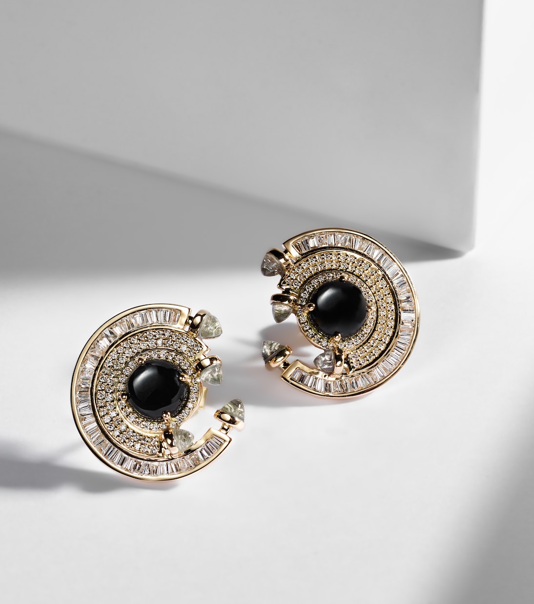 Orecchini Chakra in oro 18kt con pietre preziose | Ananya