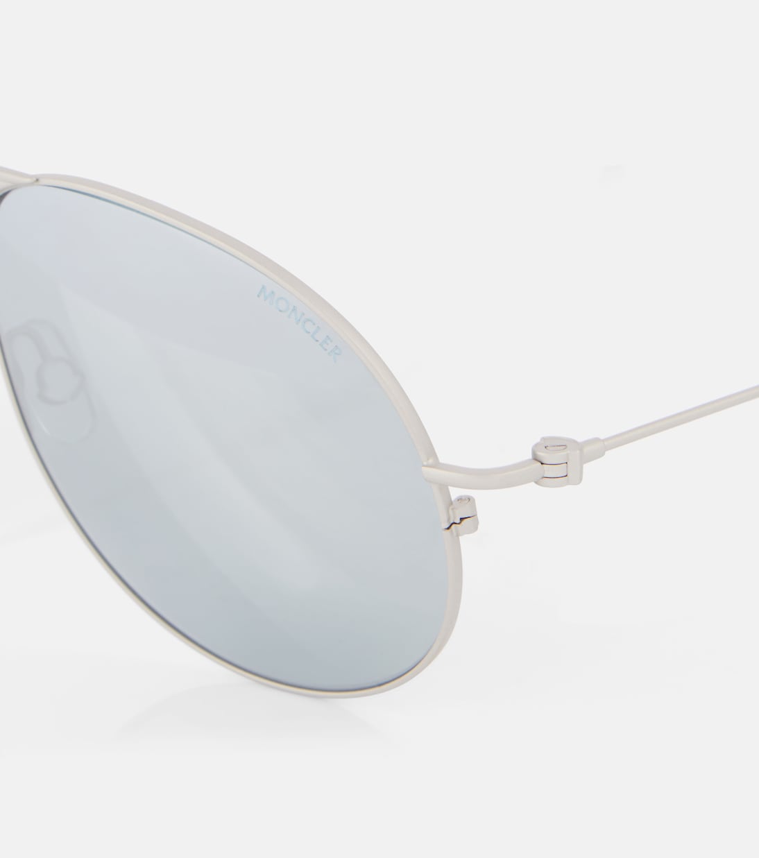 Occhiali da sole Moncler Orbit: stile aviatore per giovani trendsetter