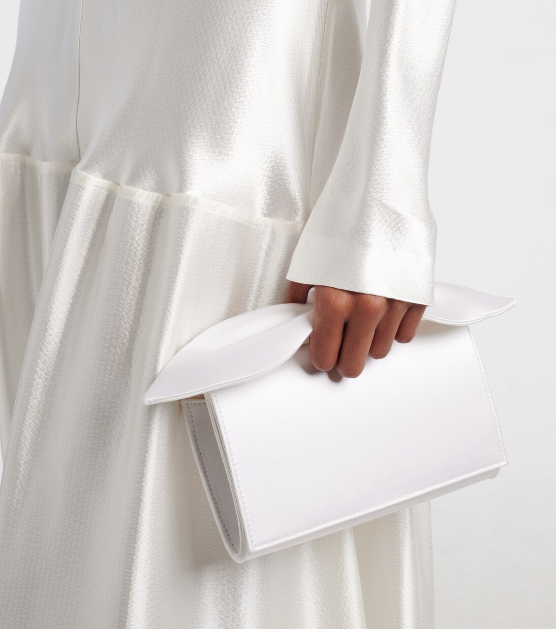 Bow Tie Mini satin clutch | Aquazzura